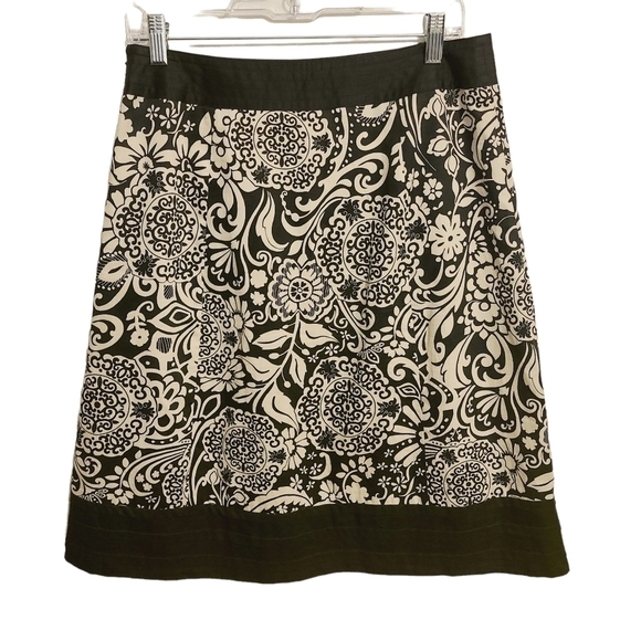 Ann Taylor | Cream Mixed Floral Printed A-Line Skirt (Size 6) - Picture 11 of 11